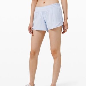NWT lulu hotty hot shorts, size 4